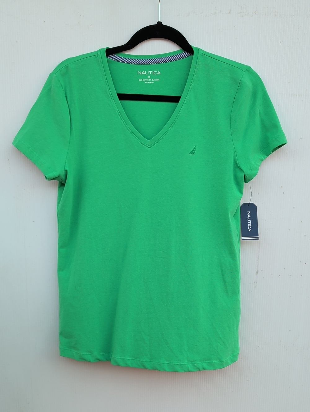 bright green Nautica V-neck short-sleeve t-shirt, Medium Size, NWT